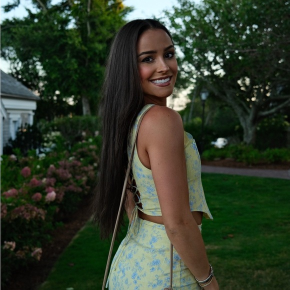 Meet your Posher, Lauren - Picture 1 of 5